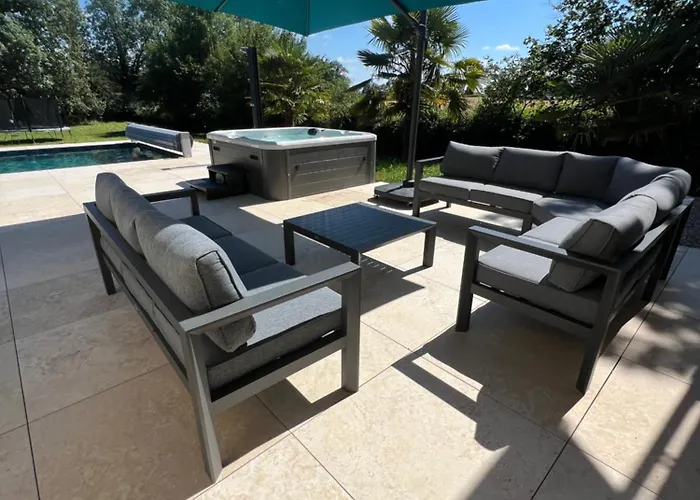 Villaveyron 别墅 Roussennac