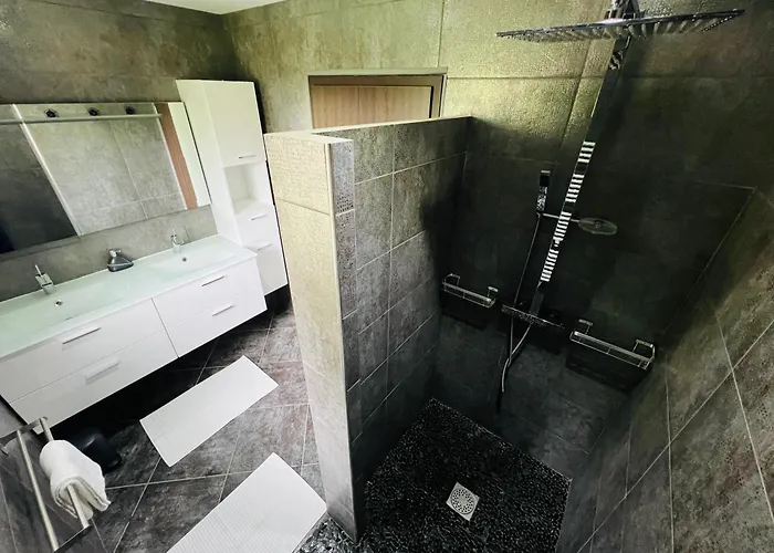 Villaveyron Вилла *